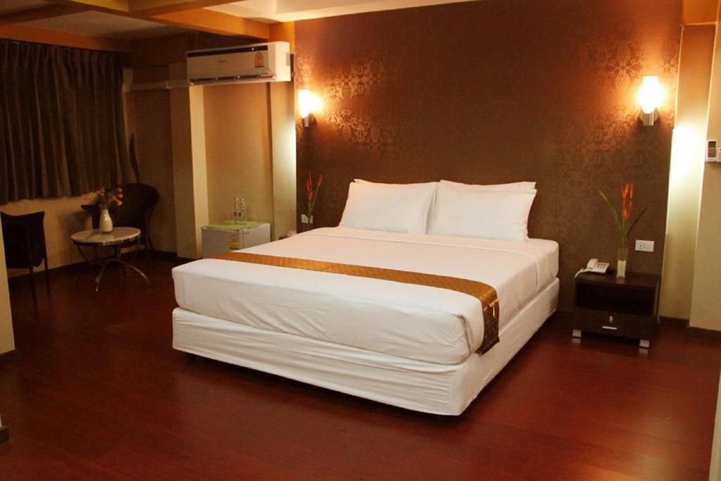 Visiting Card Hotel & Resort Bangkok Buitenkant foto